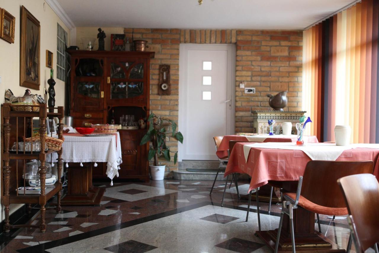 Barokk Antik Guest House Kecskemet Exterior photo