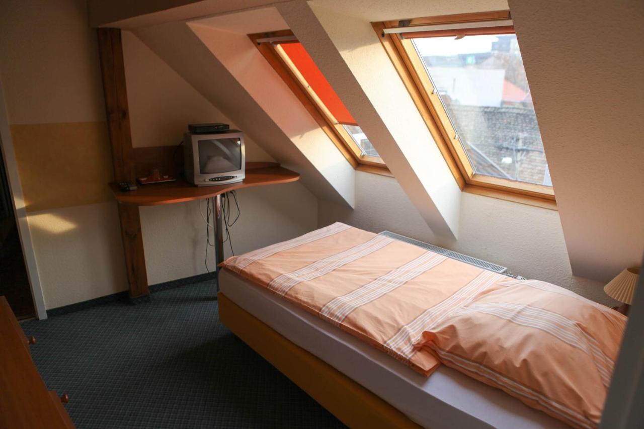 Barokk Antik Guest House Kecskemet Room photo