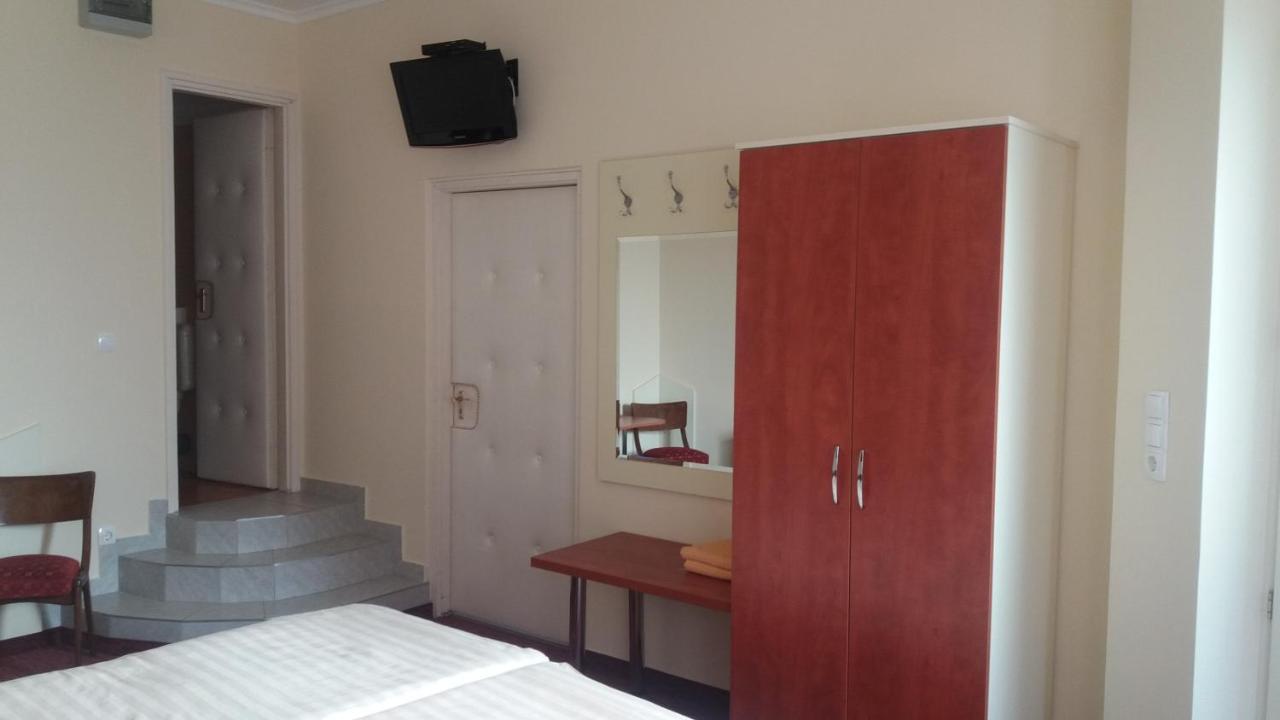 Barokk Antik Guest House Kecskemet Exterior photo